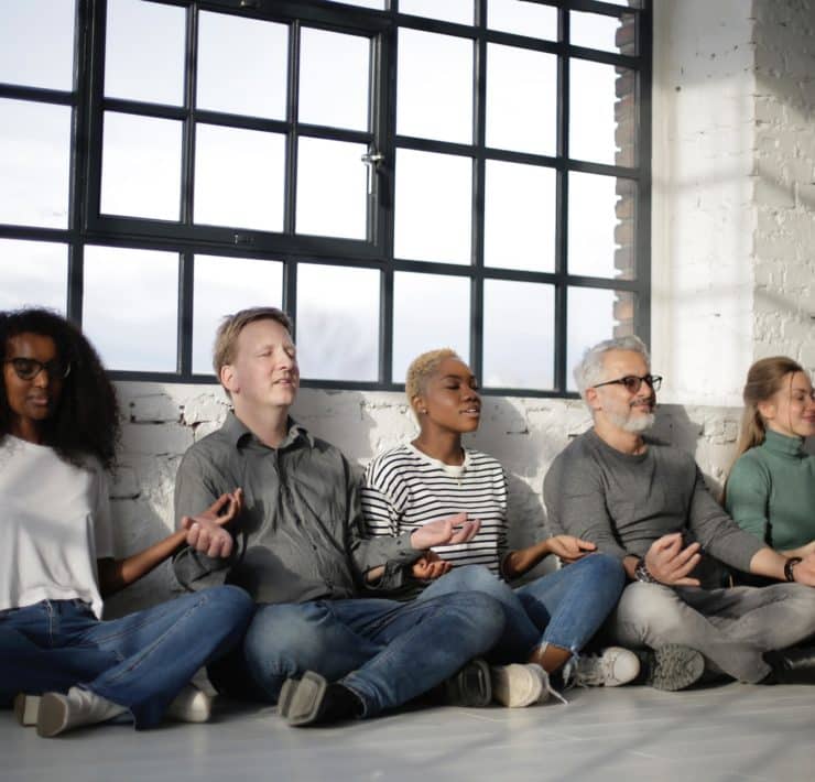 man people woman girl 3932237