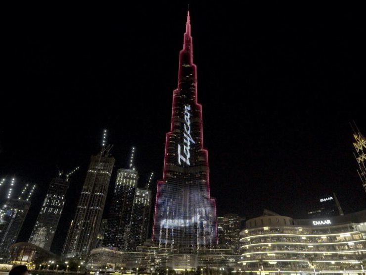 porsche taycan burj khalifa 1024x555 1