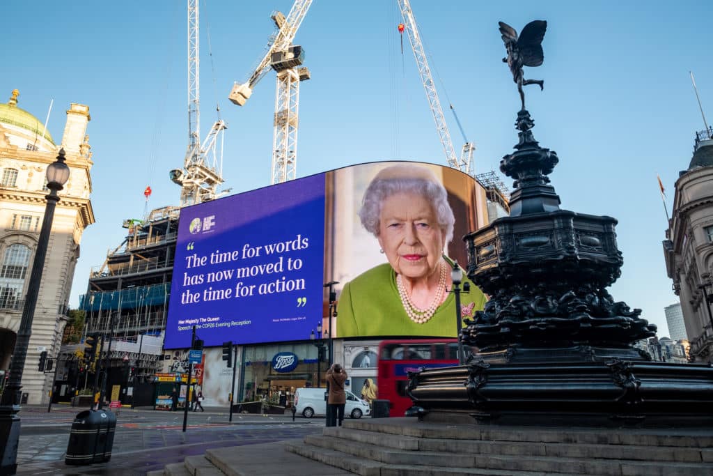 queen cop26 piccadilly 4 1024x683 1