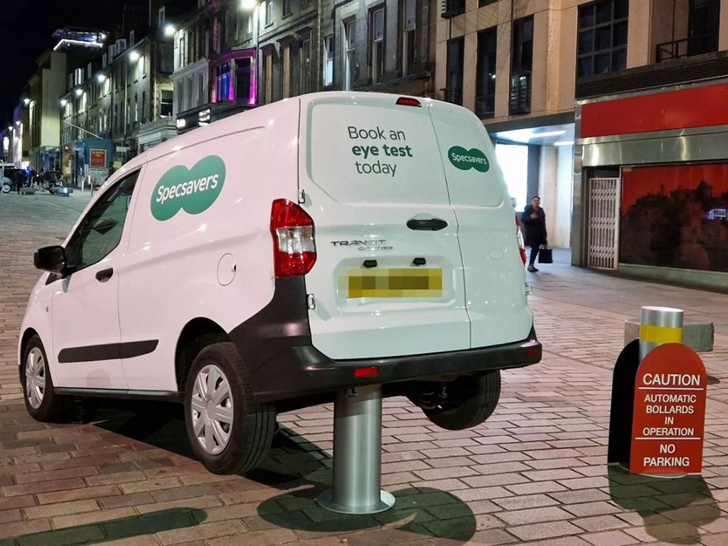 this specsavers van driver should have gone to