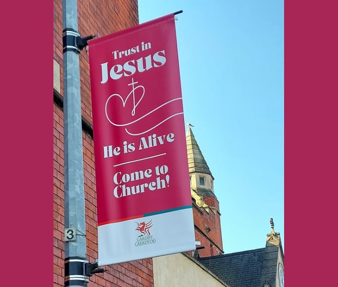 «Верьте в Иисуса - Он жив! Приходите в храм» 3 cardiff council refuses to remove logo from church advertisements1