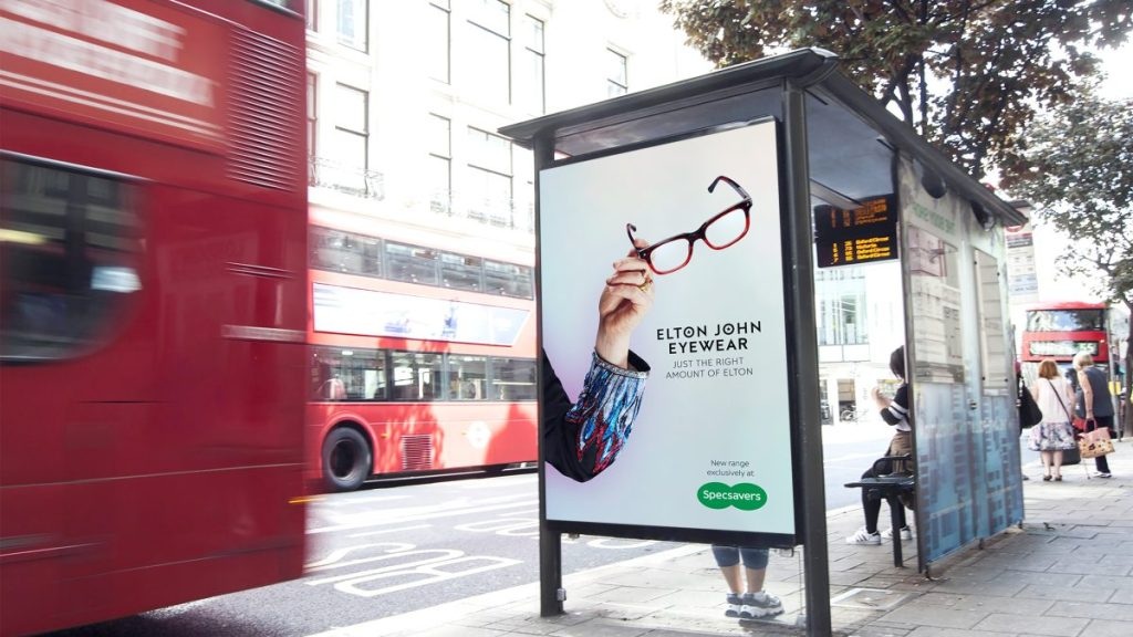 Элтон Джон снялся для рекламы сети оптики 1 elton john eyewear lands at specsavers with new ad