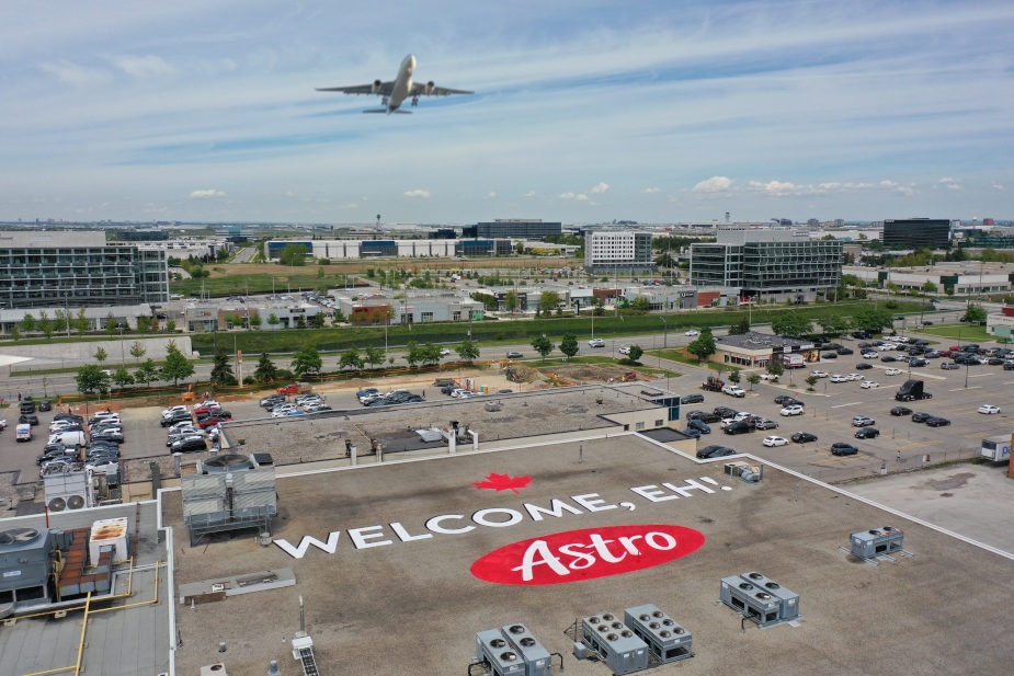 Astro: каждому канадцу по йогурту 2 astro celebrates 50 years of yogurt and what it means to be ‘so canadian1