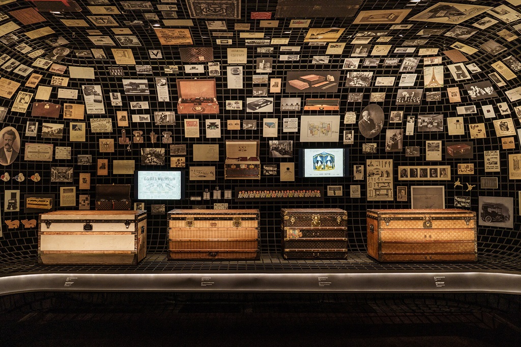 louis vuitton sail shanghai ship flagship exhibition oma shohei shigematsu designboom large01