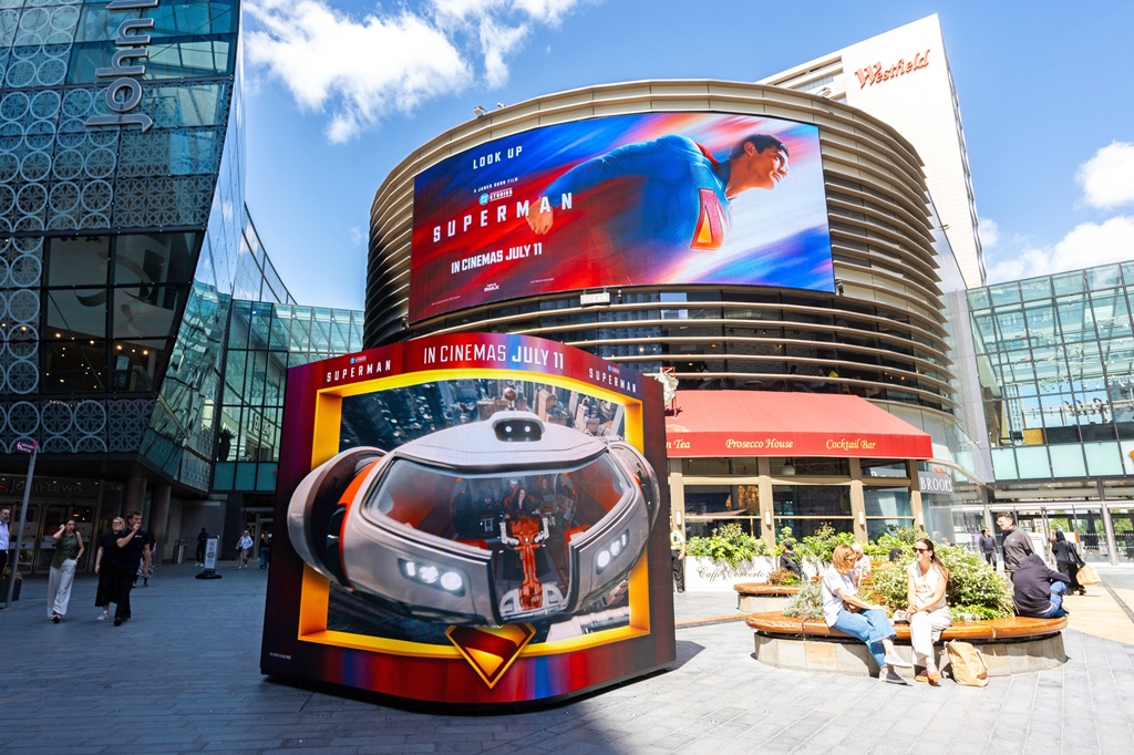 Ocean Outdoor выводит на рынок уникальный формат DOOH 1 superman showcase pr ©ocean 1