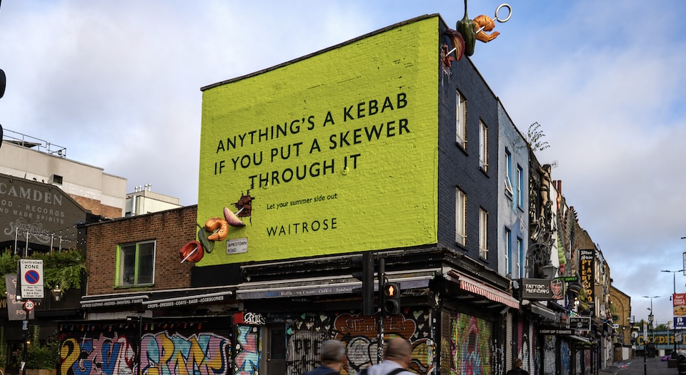 Waitrose пронзает здания огромными кебабами 2 wait 2