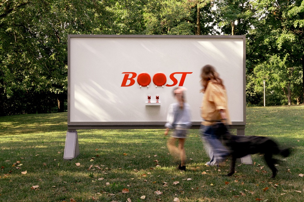BOOST x Courage превращают билборды в повод для движения 4 boost x courage turn billboards into a reason to move3