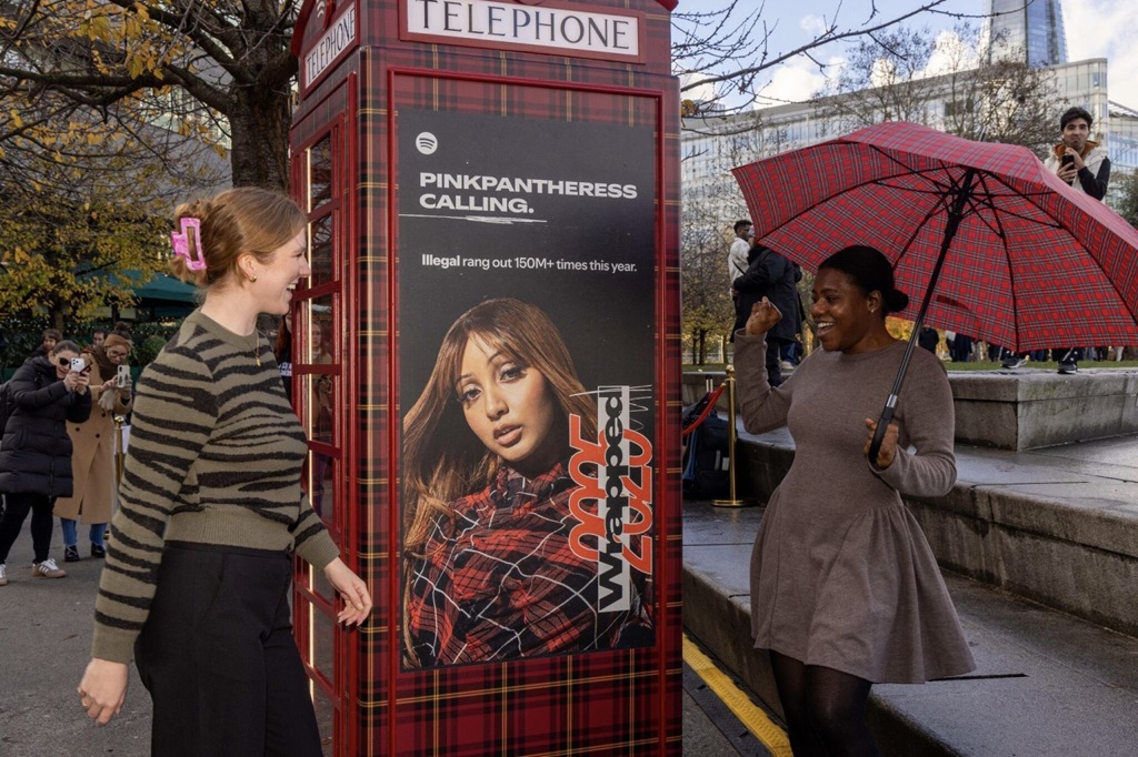 spotify hits the streets with bold shoutouts to uk artists2