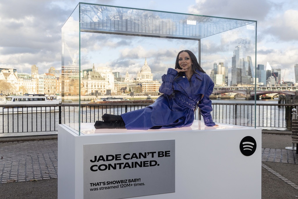 Spotify выходит на улицы с поздравлениями артистам 5 spotify hits the streets with bold shoutouts to uk artists4