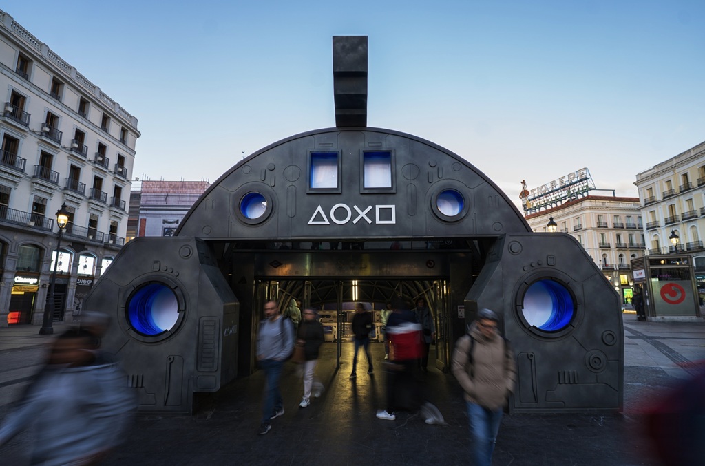 the spaceship that crashed in puerta del sol1