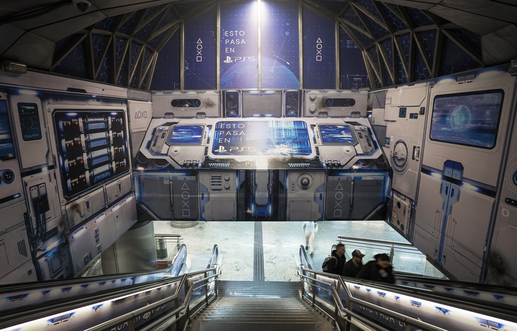 the spaceship that crashed in puerta del sol2