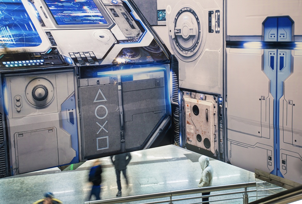 the spaceship that crashed in puerta del sol3