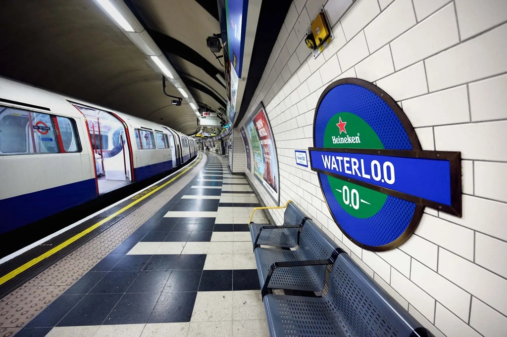 heineken detourne le metro londonien pour celebrer le dry january2