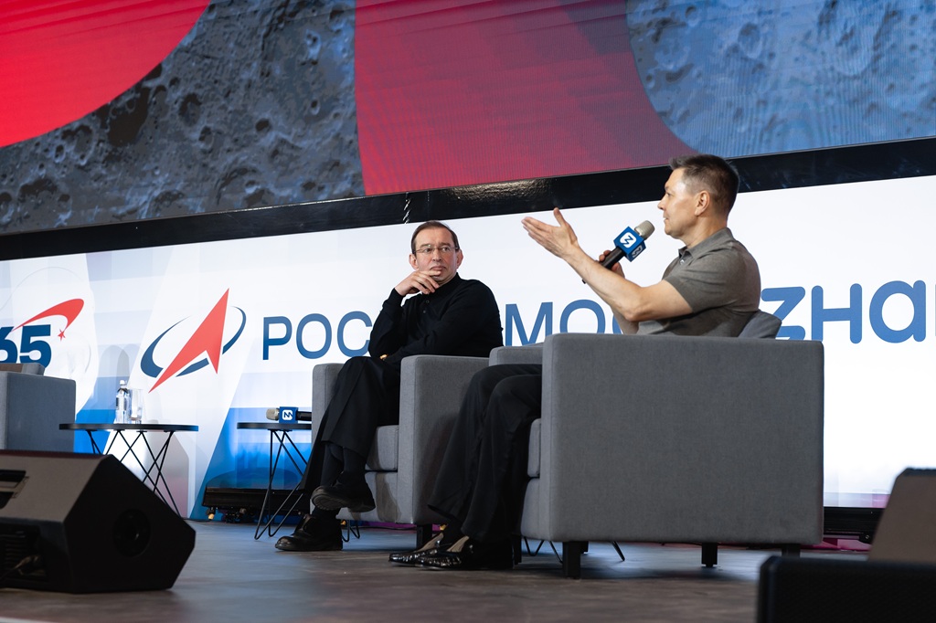 «Будущее за теми, кто смотрит вверх» 8 1ng 4660