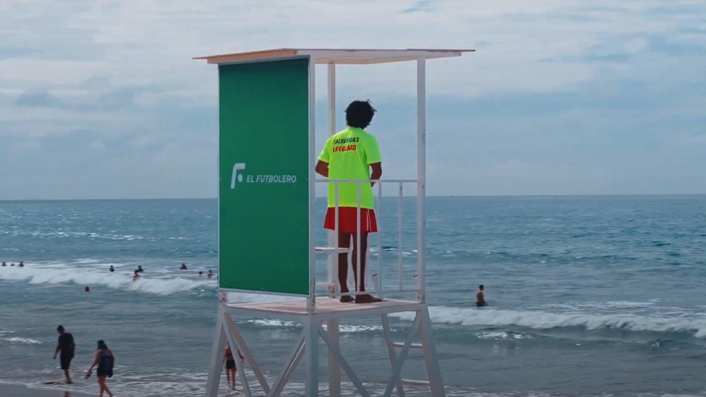 duoprint turns billboards into lifeguard heroes to rewrite beach safety in ecuador1