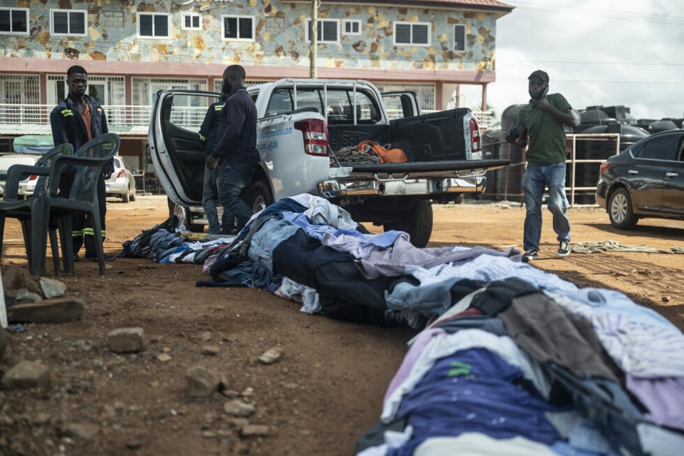 Билборд вместо галереи 2 ghana artists billboard campaign takes aim at fast fashion fallout1