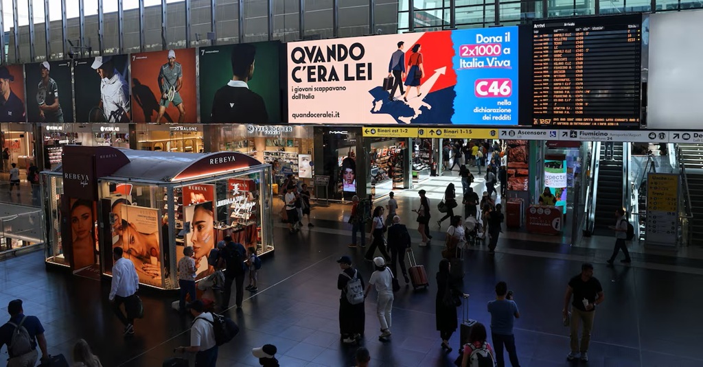 Муссолини в рекламе: скандал в Италии 2 mussolini themed ads against meloni spark political row in italy1
