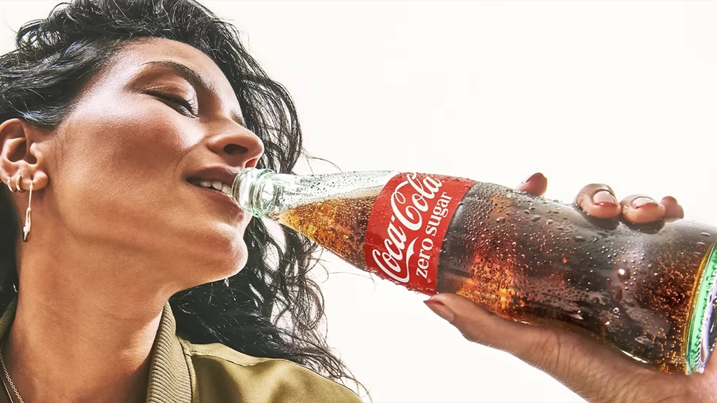 coca cola refreshes visual identity1