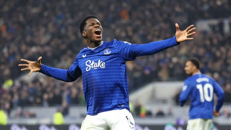 everton add cmc markets as main sponsor stake shifts to sleeve deal