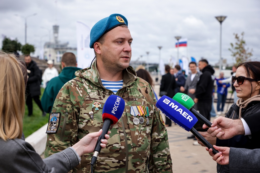 Аллею лидеров высадили участники форума «Сильные идеи для нового времени» в Нижнем Новгороде 3 avf 3266