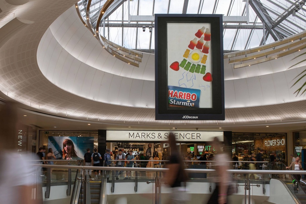 Увидеть динозавра в конфете: новая кампания HARIBO 3